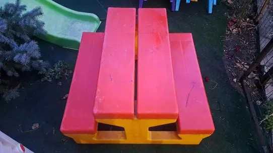 Masuta cu doua bancute fixe pentru copii, 50 kg, 77 cm / 83 cm / 48 cm