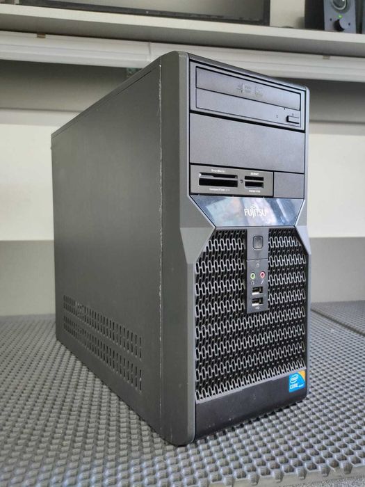 Fujitsu (i3-550/8GB DDR3/Radeon 5670 1GB/500GB SSD/500GB HDD/400W PS)