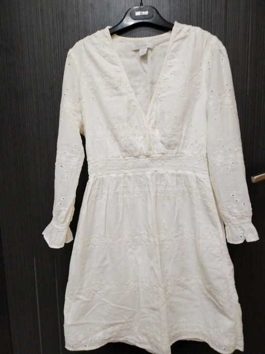 Рокля с изрязан гръб,рокля с 3/4 ръкав