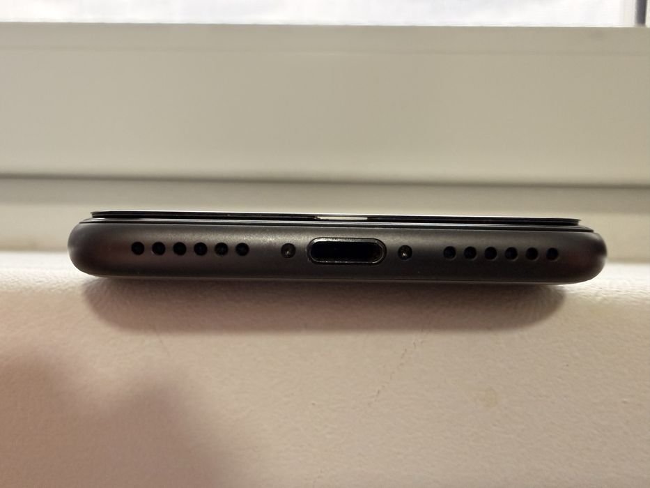 Iphone 8 64 Negru aspect foarte bun