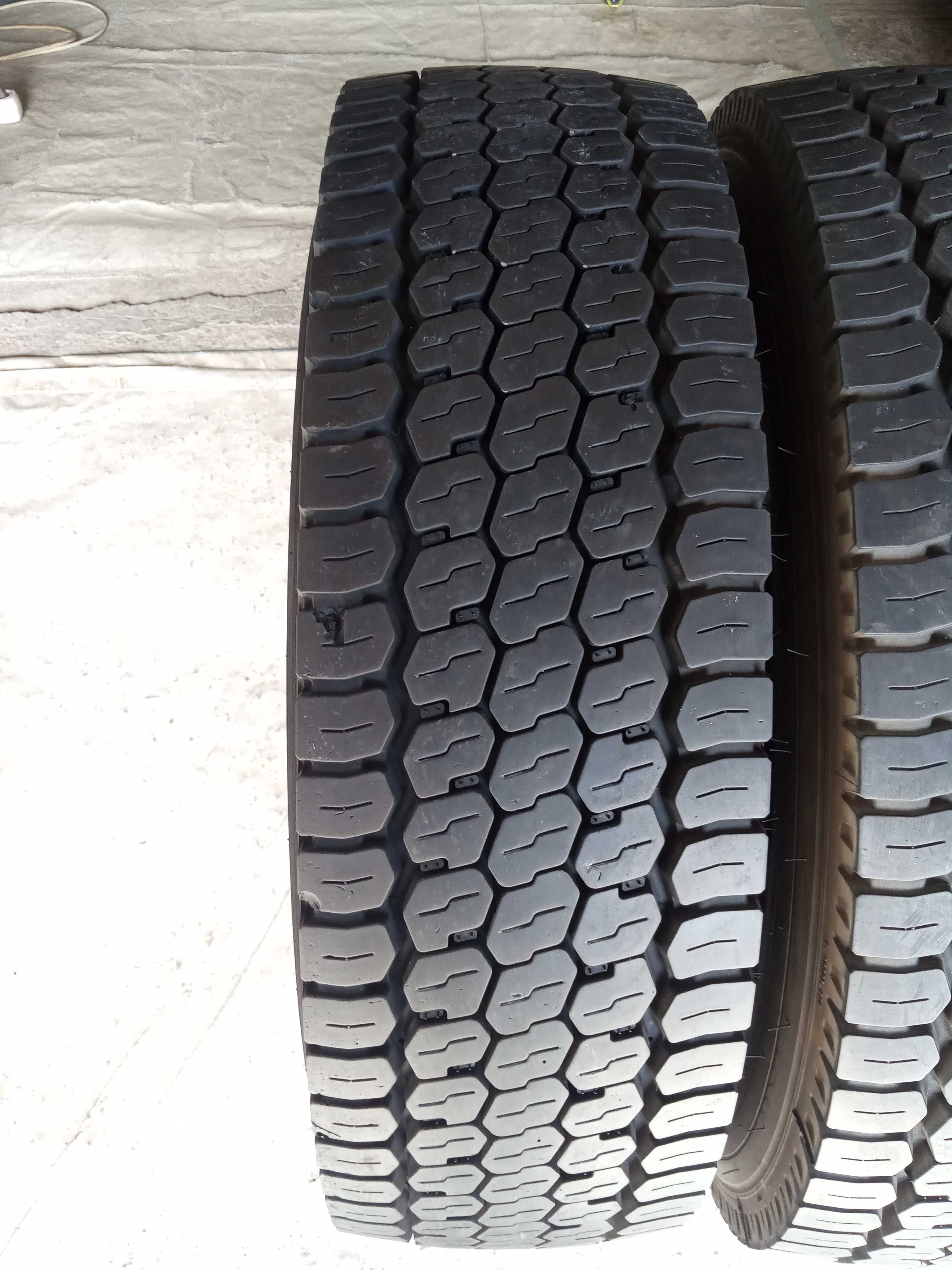 2 тежкотоварни гуми 215/75R17.5 Pirelli Triathlon TR:01 126/124M 12PR