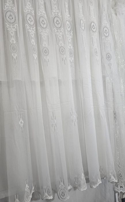 Perdea alba cu model