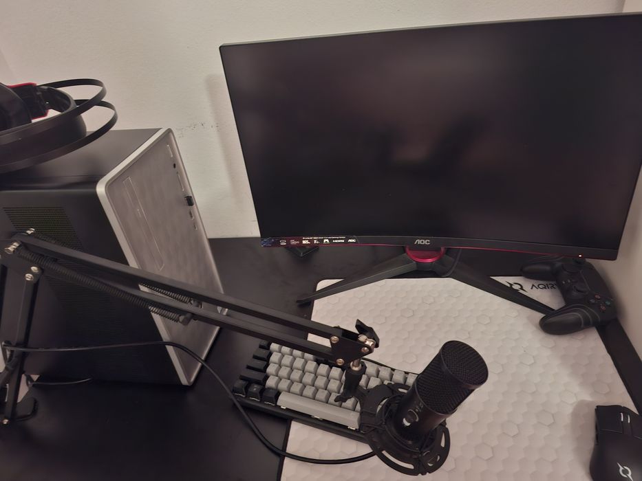 Setup gaming sau pe piese