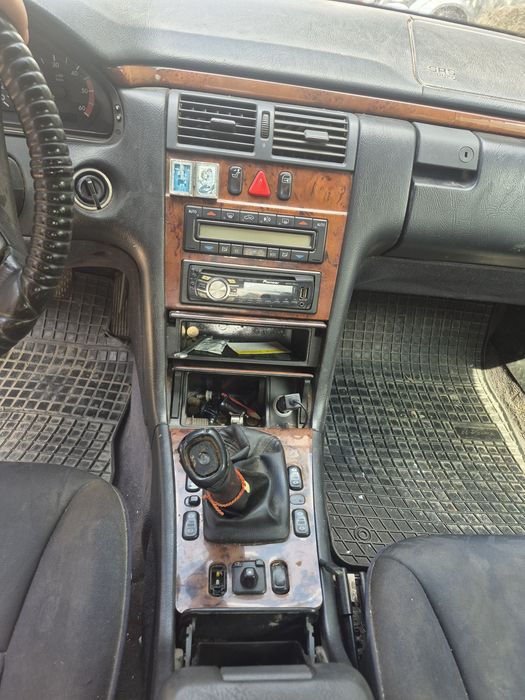 Mercedes w210 125 к.с. цял за части.