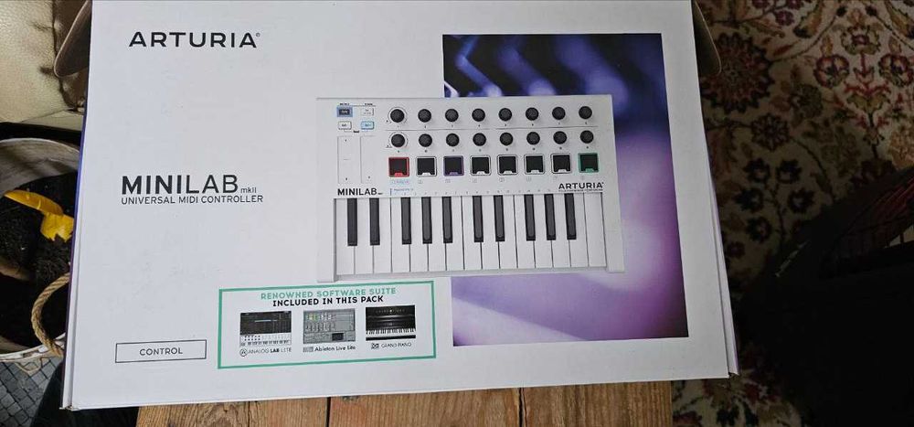 Arturia MINILAB - midi keyboard