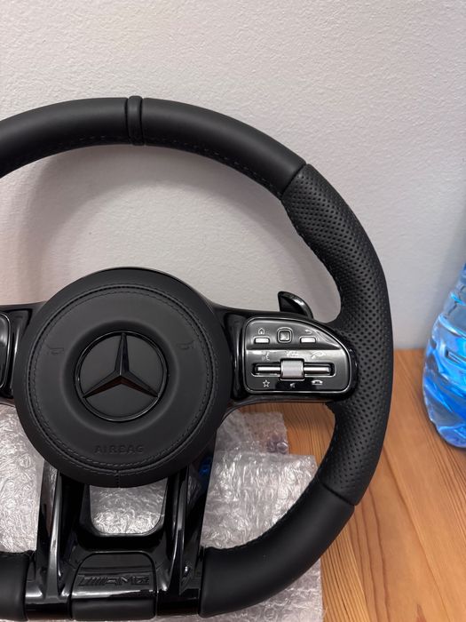 НАЛИЧЕН ЕСТЕСТВЕНА КОЖА! Ретрофит AMG волан с кожен еърбег