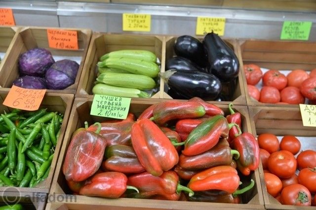 Щайги за търговско обзавеждане