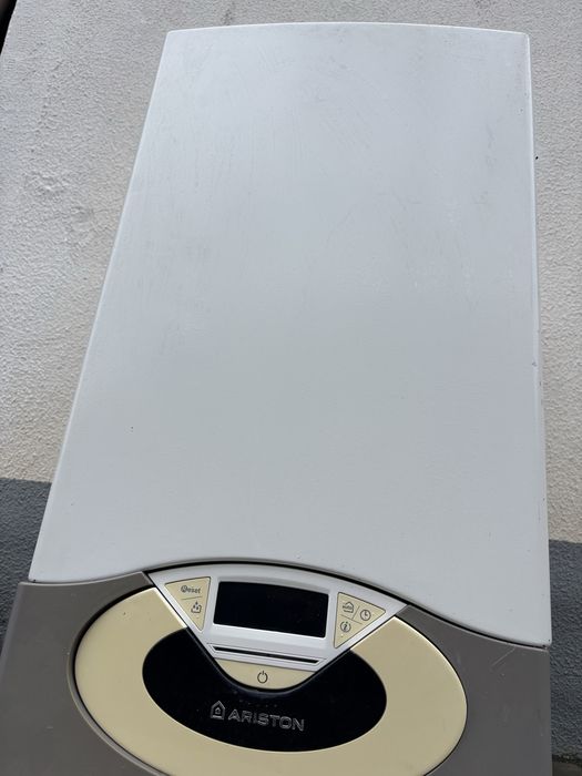 Vand cetrala termica in condensare Ariston genus premium 35kw