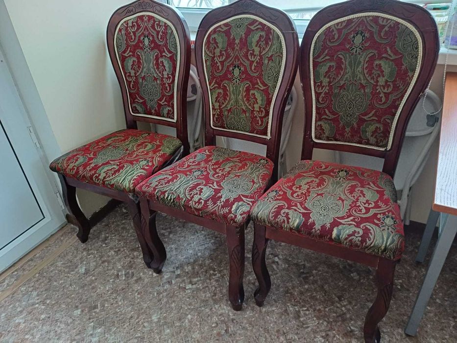 Стулья мягкие б/у