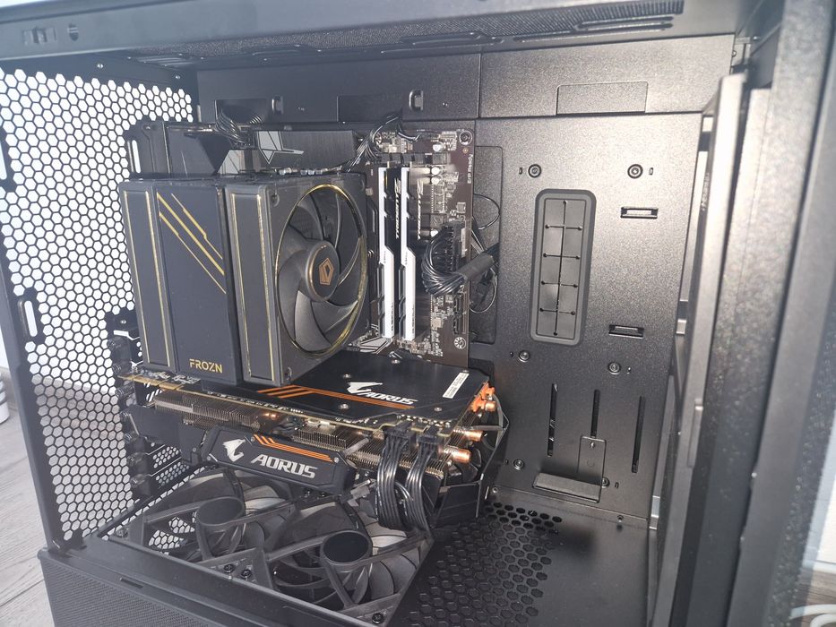 Calculator Gaming Ryzen 5600x GTX 1070 Aorus SSD M2 980Pro Lian LI 207