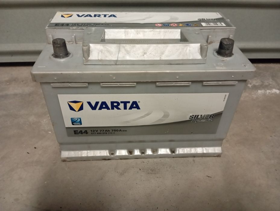 Baterie auto Varta Silver 77 amperi an de fabricație 2023