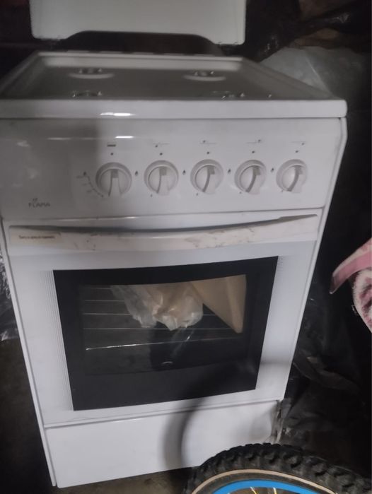 Продам газовую плиту