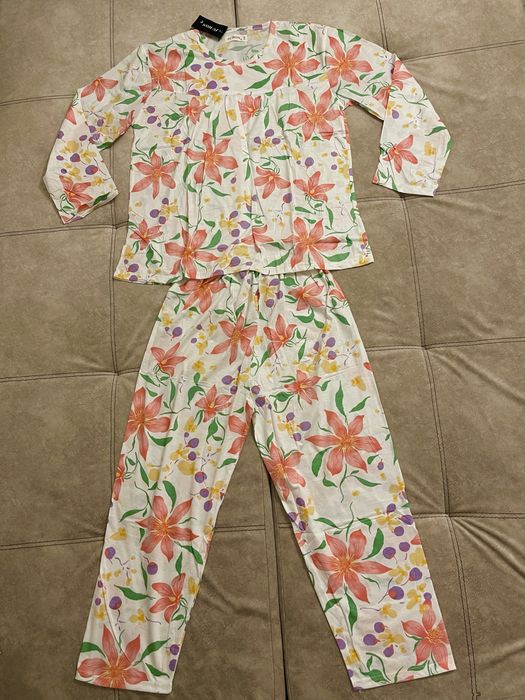 Pijama florala, noua cu eticheta