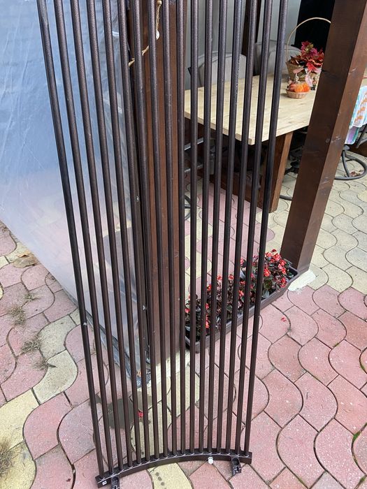 Vand calorifer ornamental vertical in perfecta stare