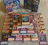 Lot 100 cărți Yugioh