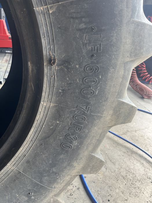 Гума за комбайн 600/70/30