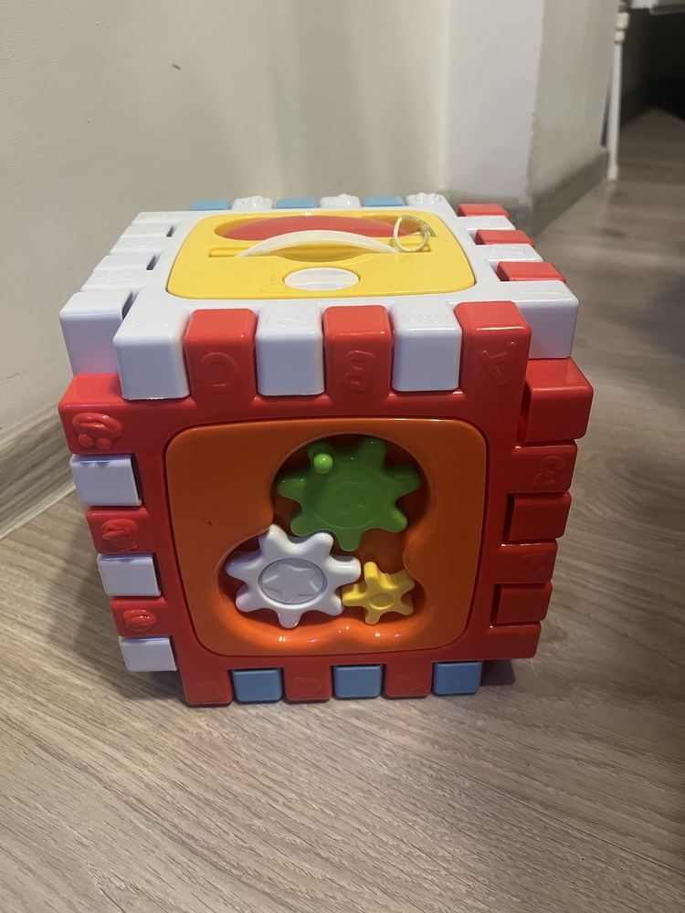 Jucarie Educativa Cub cu Activitati