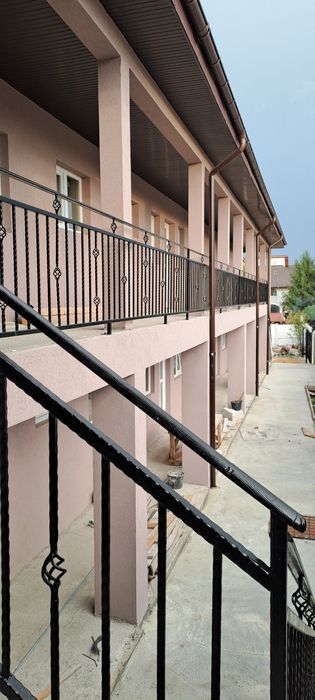 Vand apartament situat in cladire tip vilă,la curte!