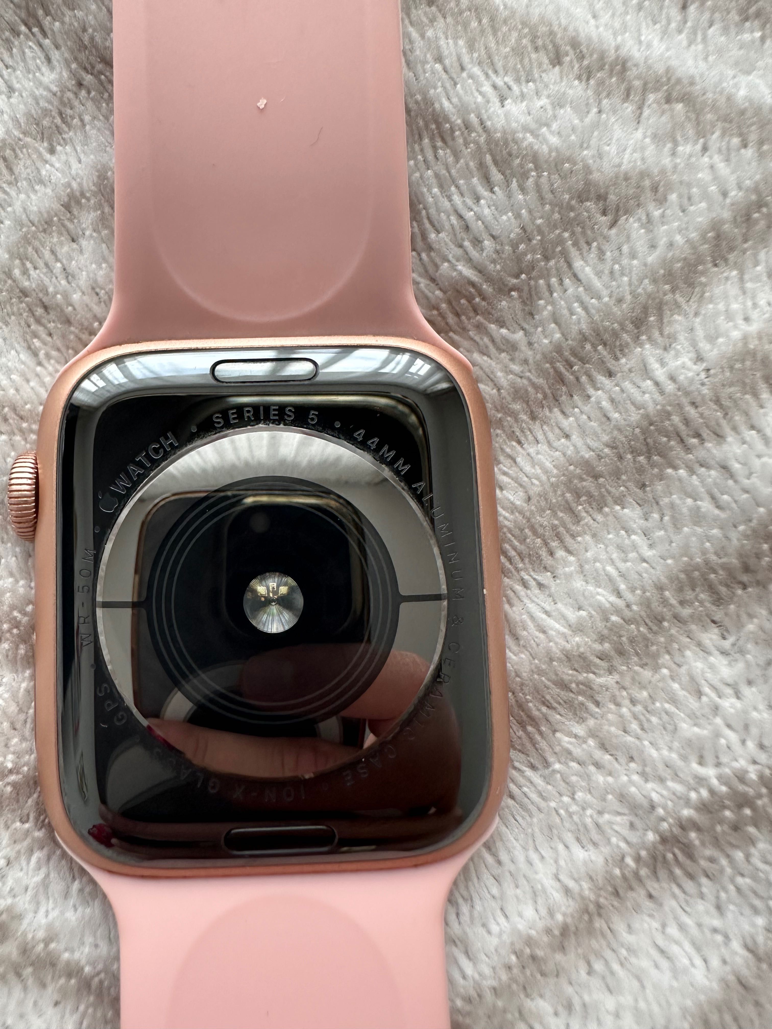 Apple Watch Series 5 44mm Rose gold като нов