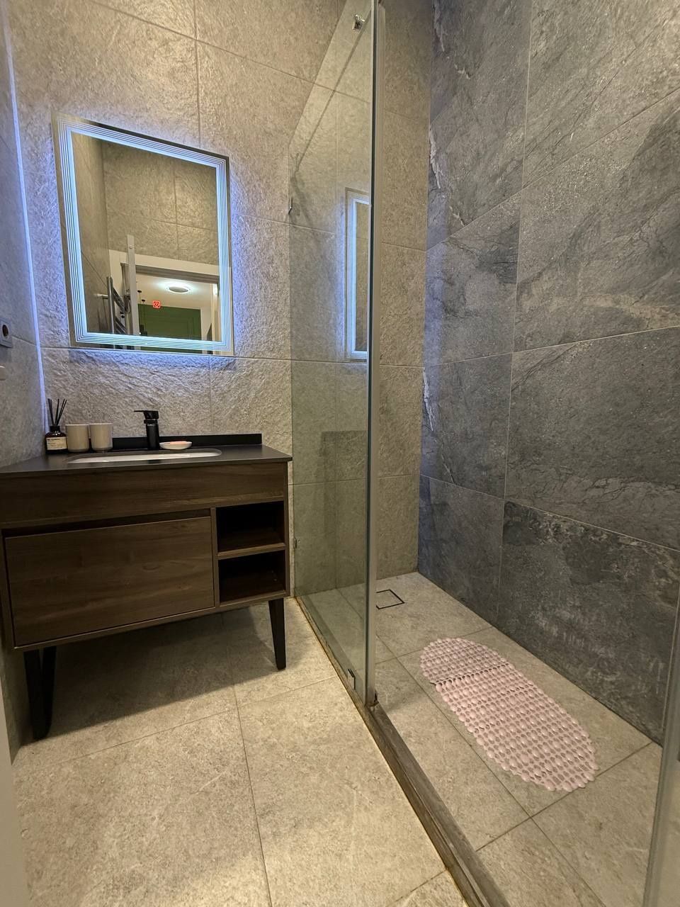 Kvartira продается 3/7/7 на ЖК Boulevard