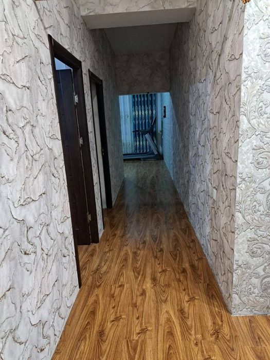 3 xonali kvartira sotiladi