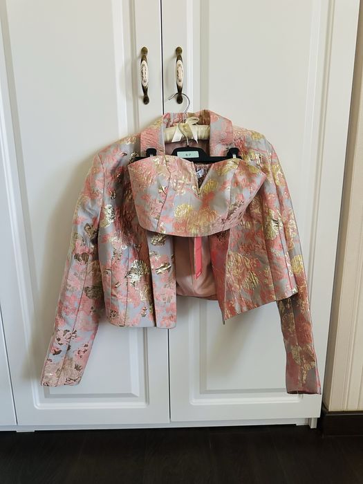 Costum nou masura S , sacou , fusta , top / bustiera , culoare roz