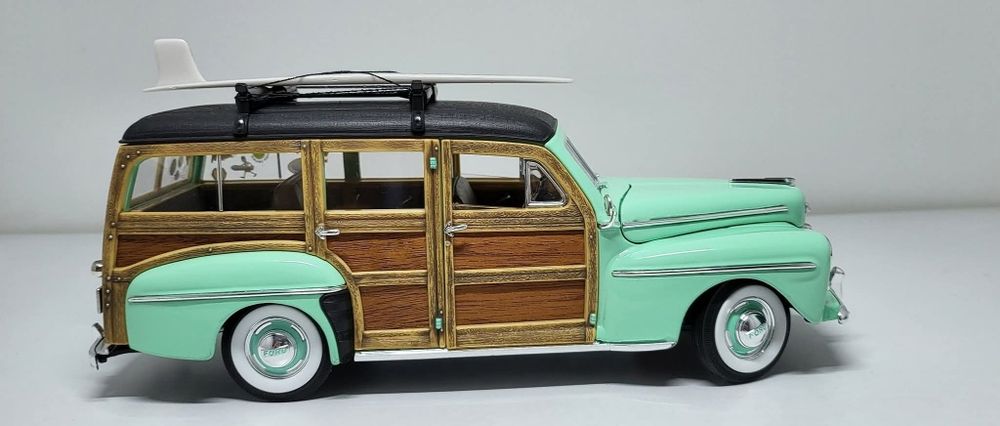 Machetă Ford Woody 1/18 Signature