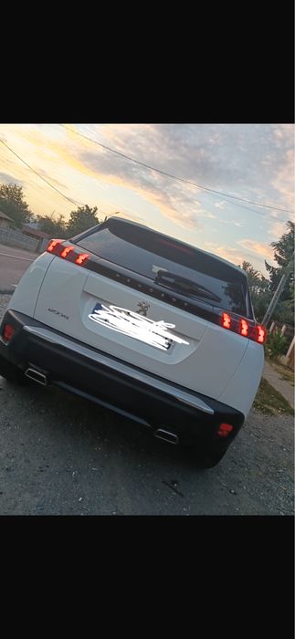 Vand Peugeot 2008 din 2023 stare impecabila