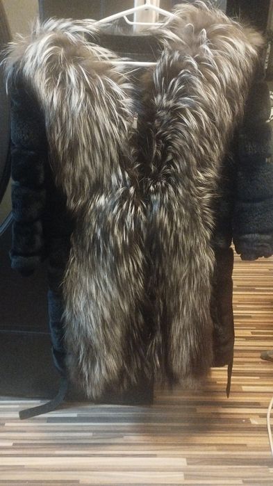 Vând haina de blana naturala
