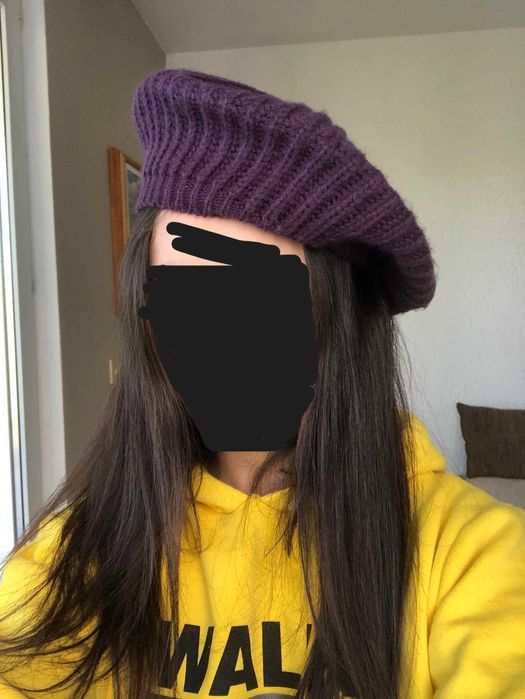 Плетена лилава барета