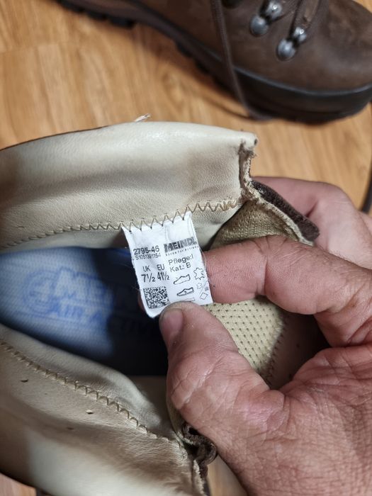 Bocanci meindl.vanatoare/drumetii nr 40 1/2