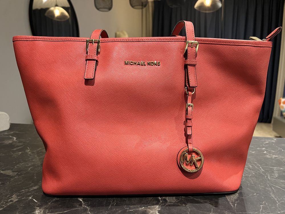 Michael Kors червена голяма чанта