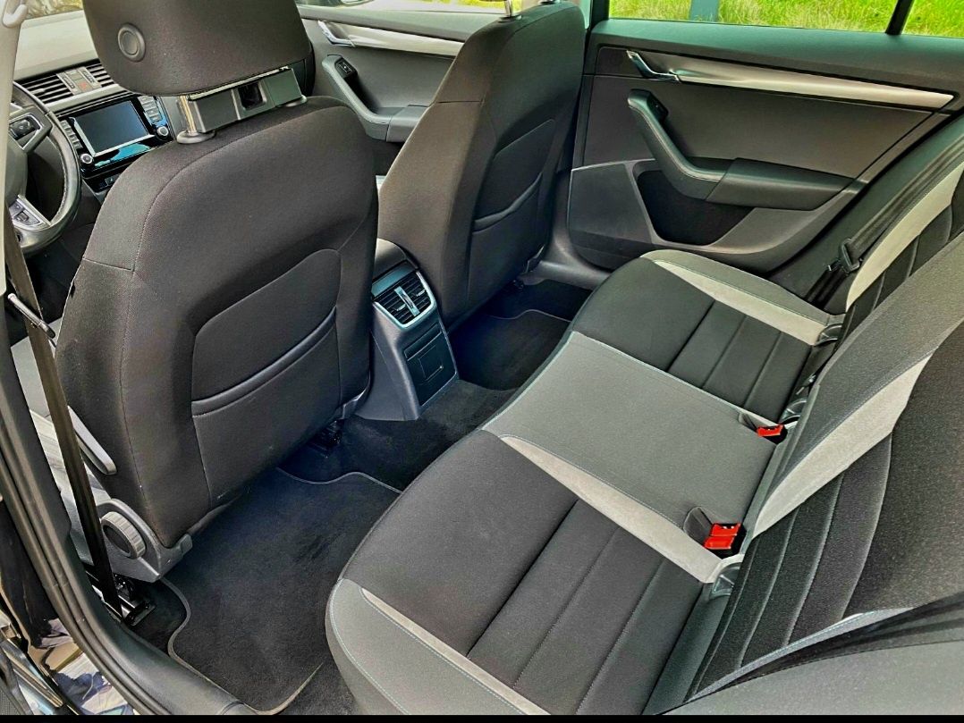 Vând Octavia 1.6tdi