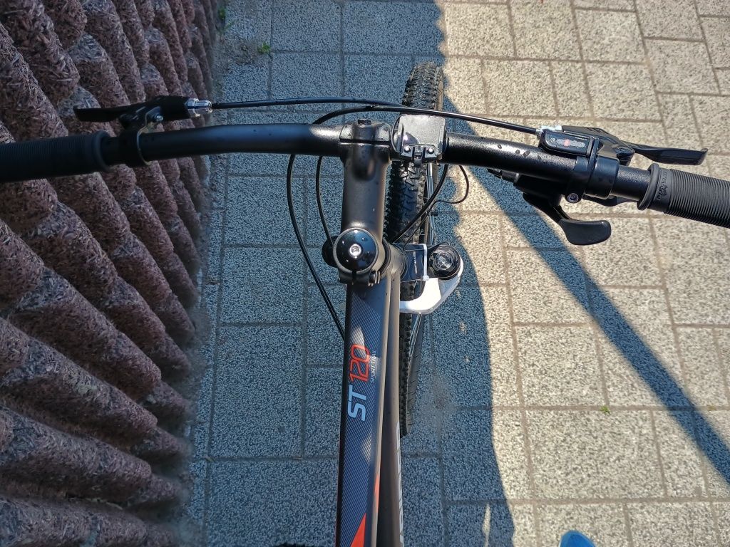 Vând bicicleta RockRider ST 120 XL