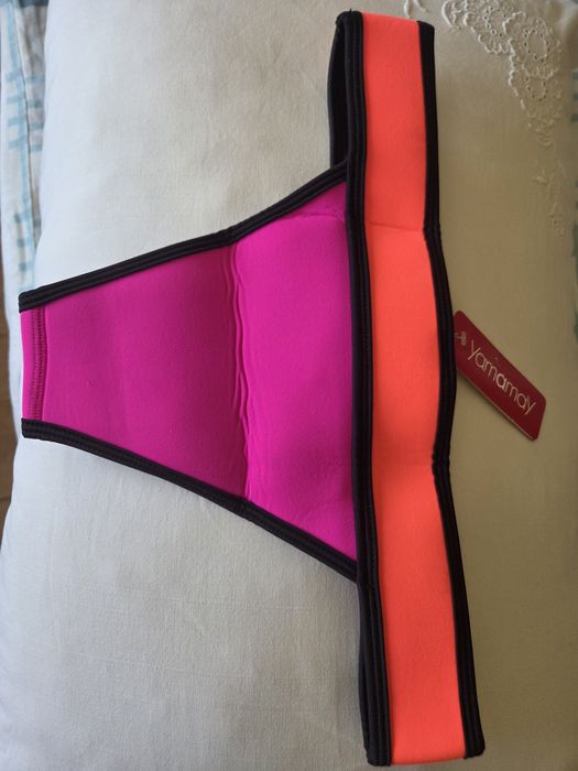 Дамски бански долнища