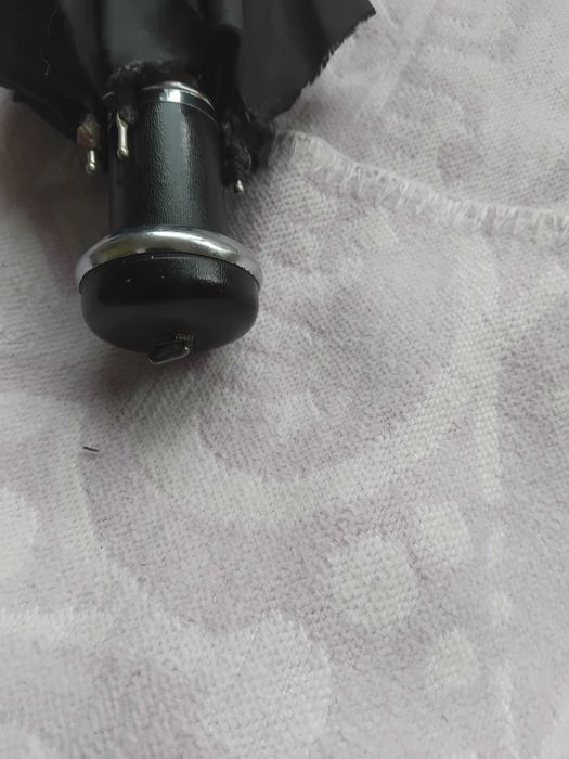 Здрав Стабилен Масивен Чадър - качество от едно време