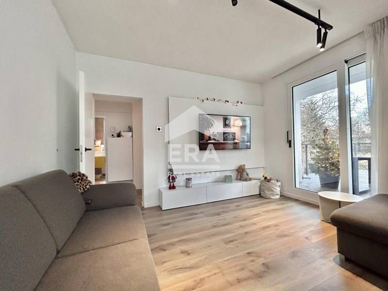 Продава се Къща в София, Бояна - 225 кв.м за 2352 €/кв.м - Снимка #3