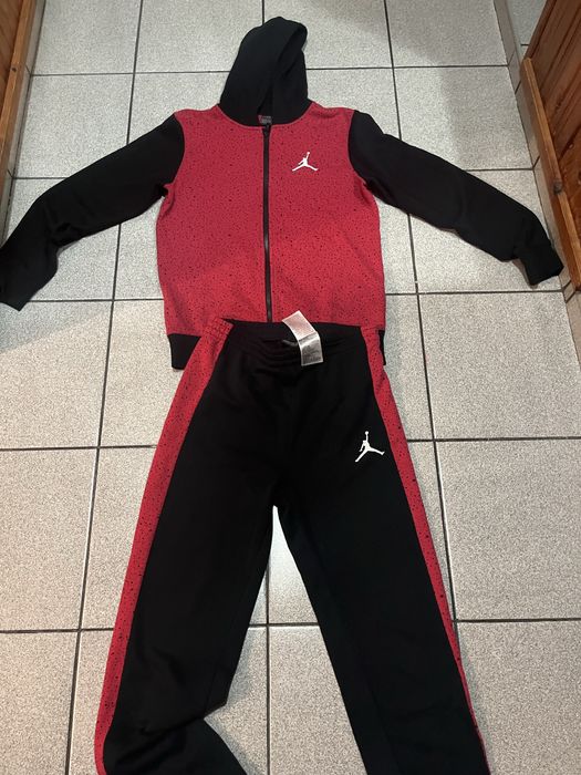 Екип jordan почти нов