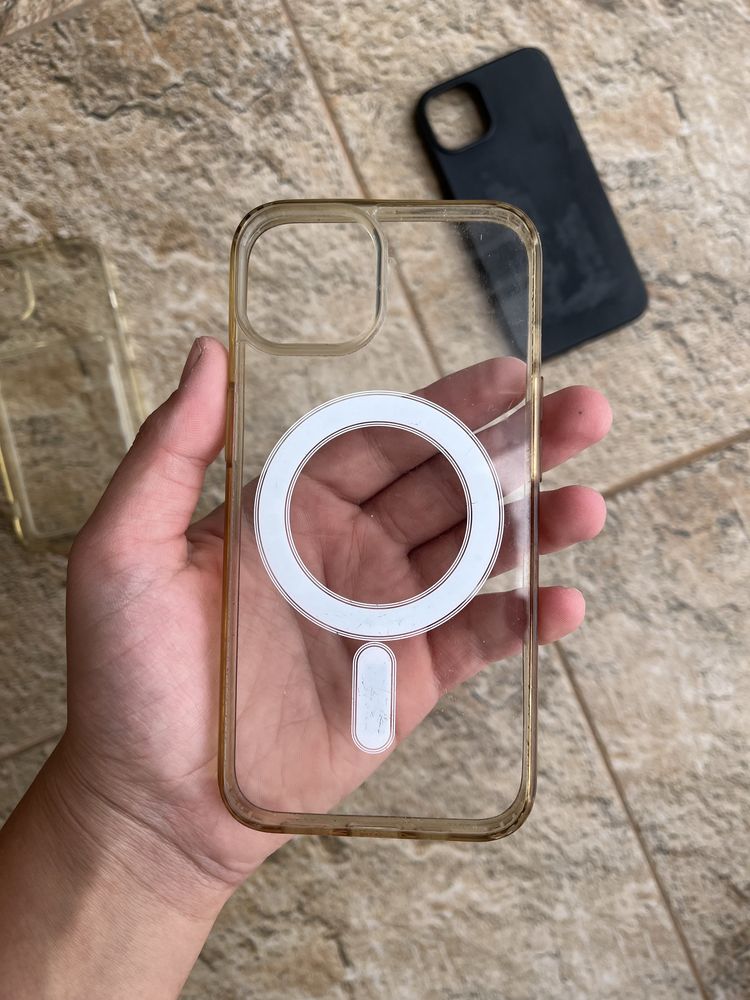 Калъфи за iphone 13