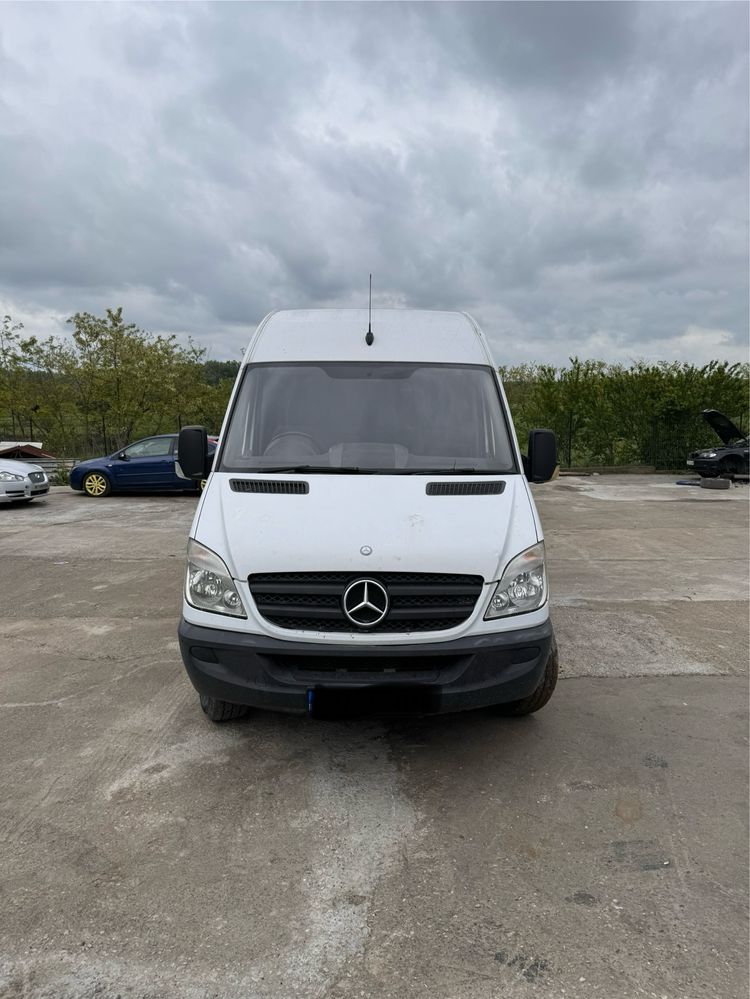 Dezmembrez Mercedes Sprinter 906 2.2cdi OM646