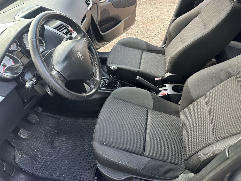 Peugeot 207 , 2012 ,1.4 benzina