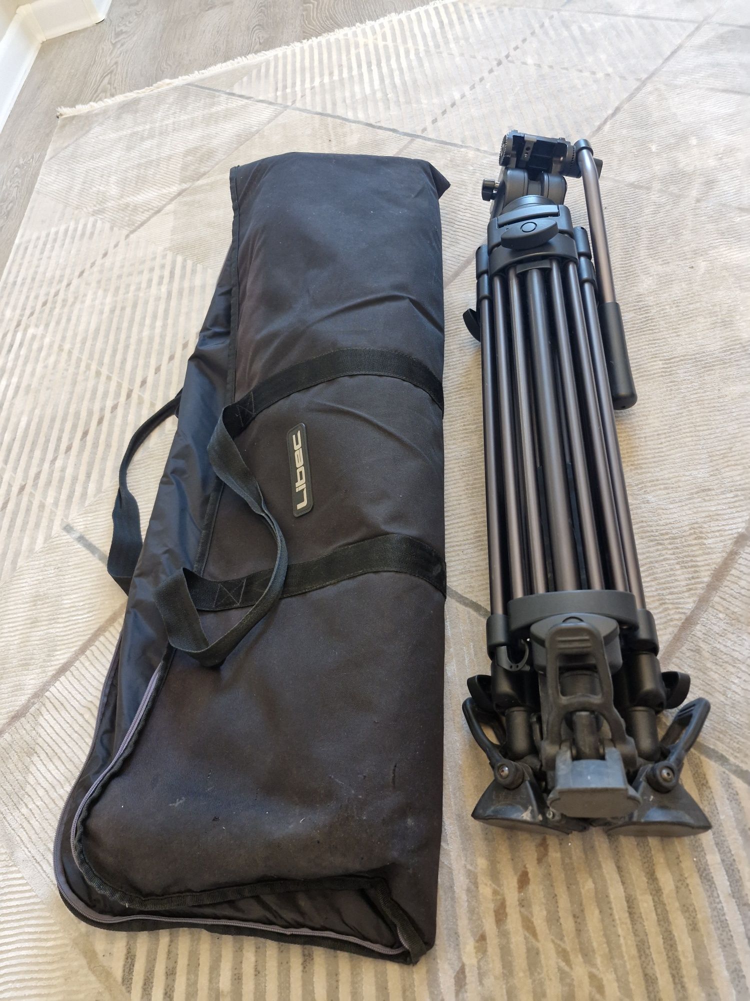 Продам штатив Libec LX7 на треноге RT30B