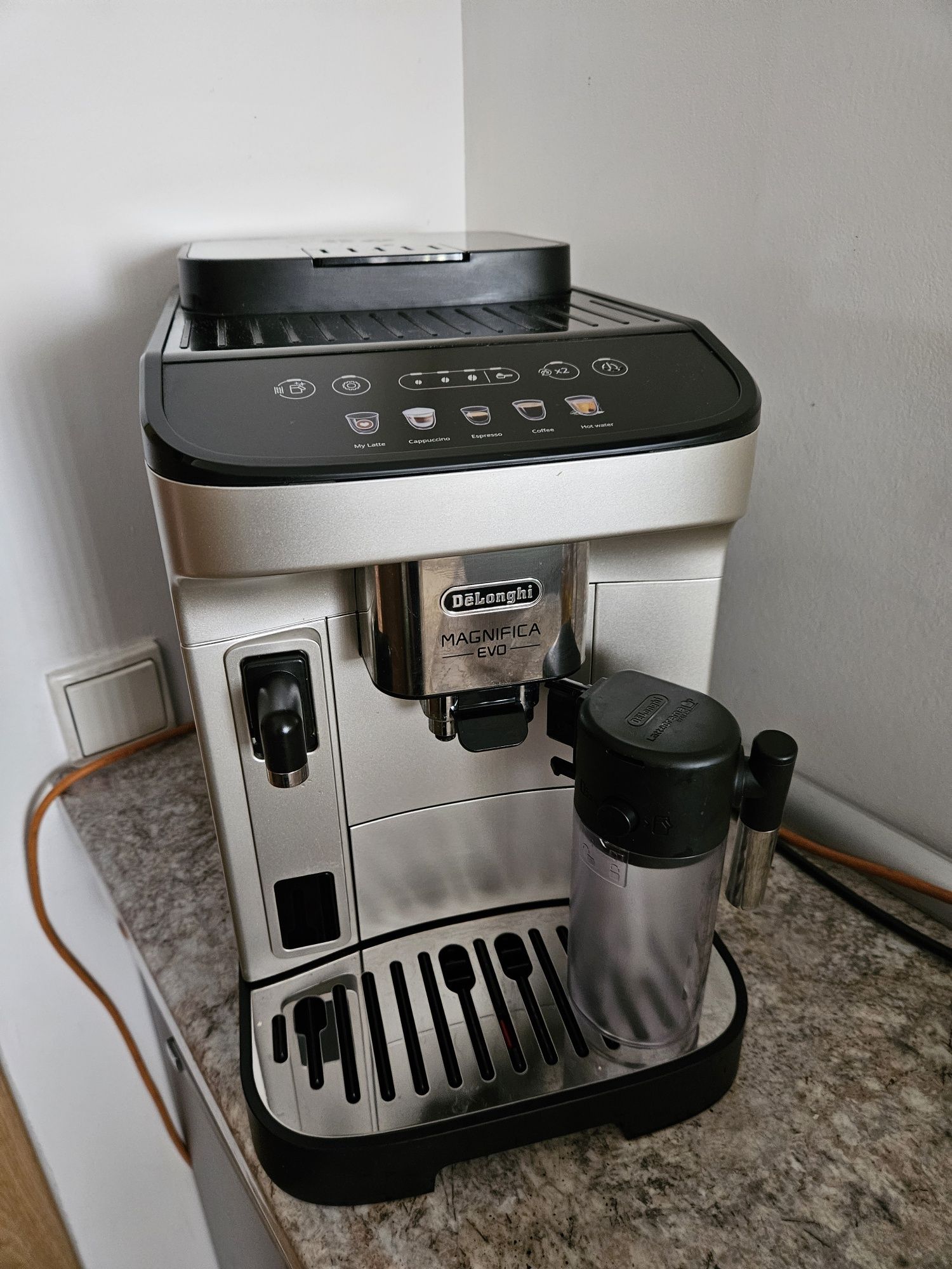 Espressor Delonghi Magnifica