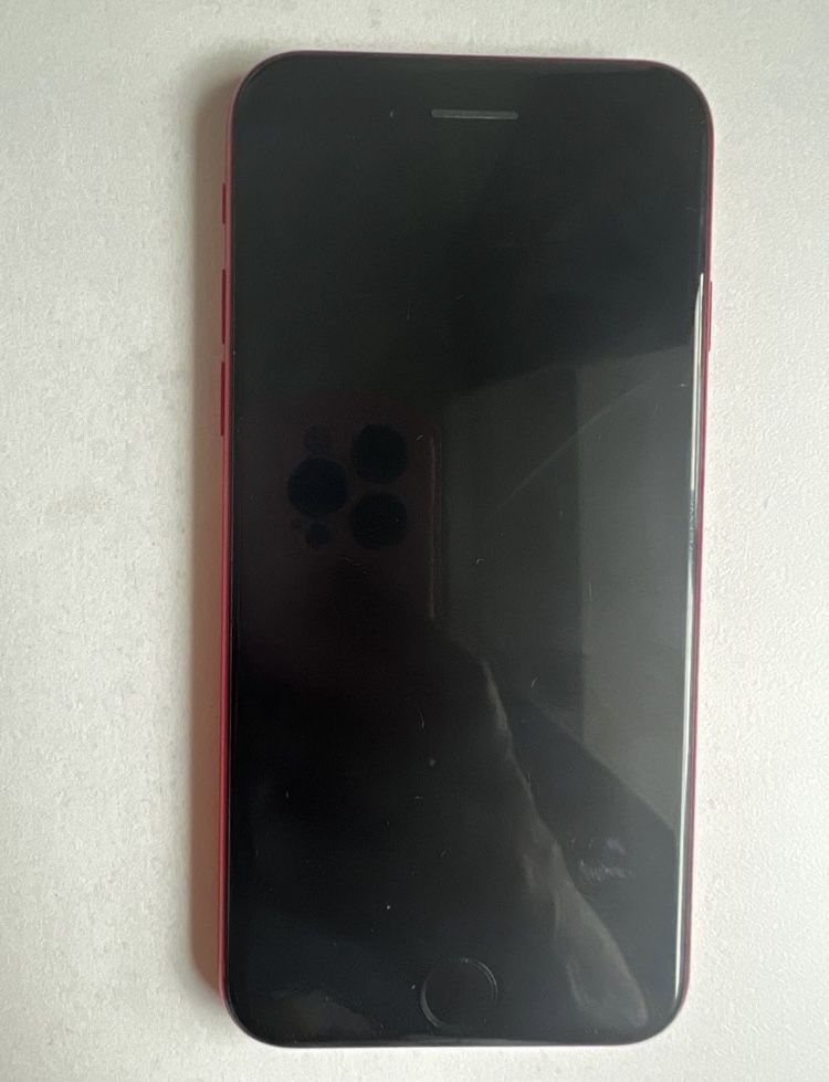 Iphone se 2022 red