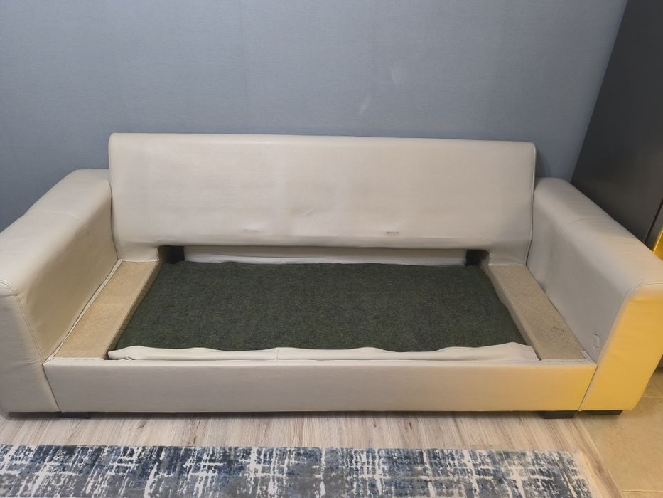 Диван триместен употребяван