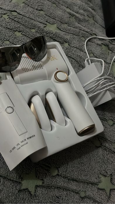 Фотоэпилятор , почти новый