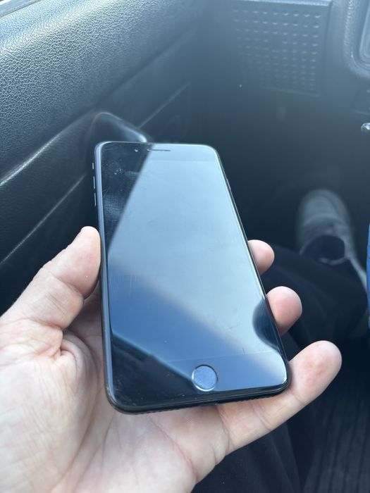 iphone 7plus 10,500 сегодня робочий без коробки