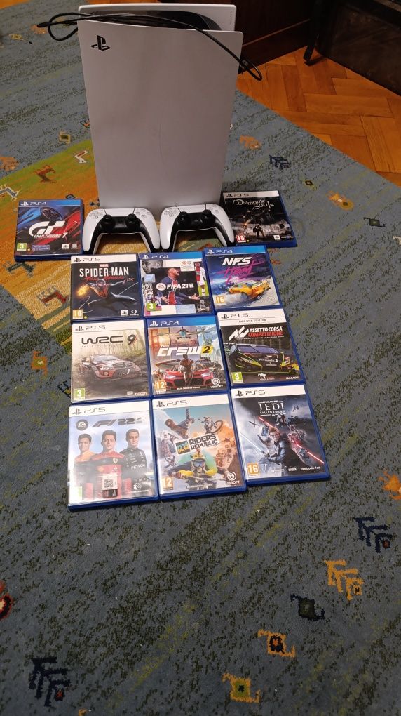 PS5+2 джойстика+11 игри