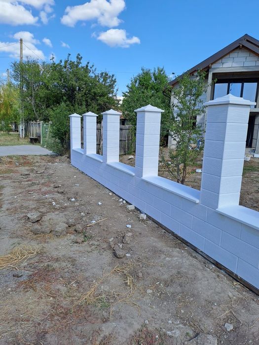 Vand garduri si porti