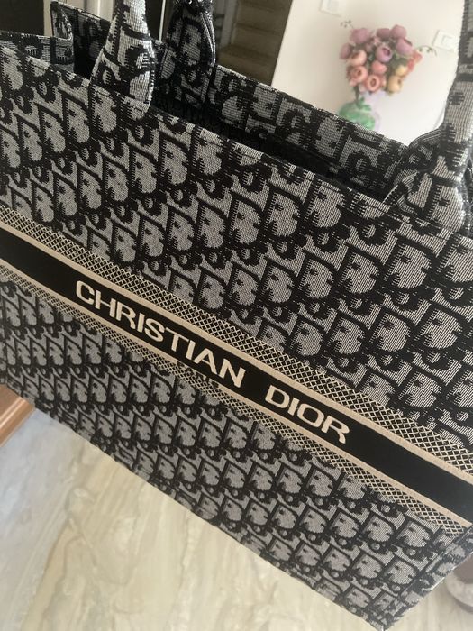 Geanta superba, Christian Dior